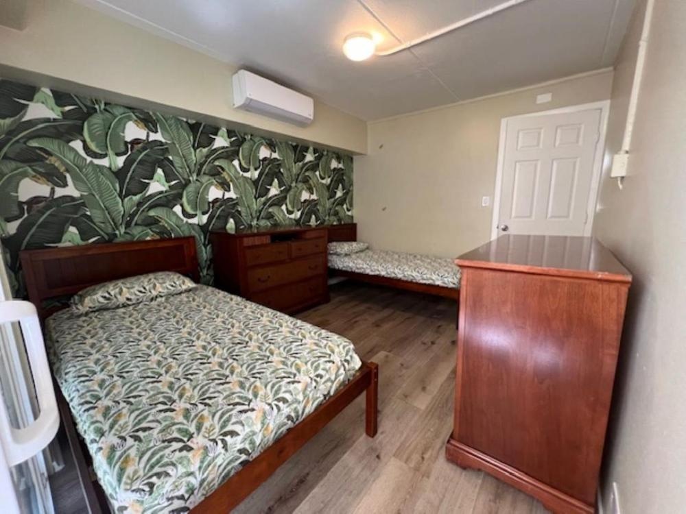 Waikiki Beachside Hostel Image 16