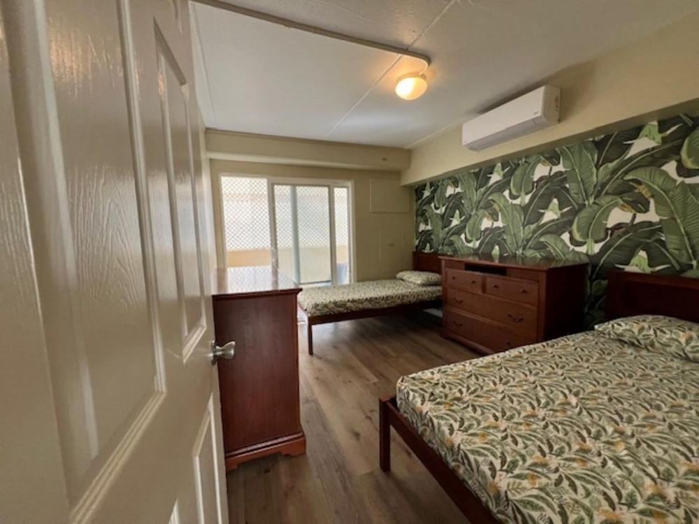 Waikiki Beachside Hostel Image 17