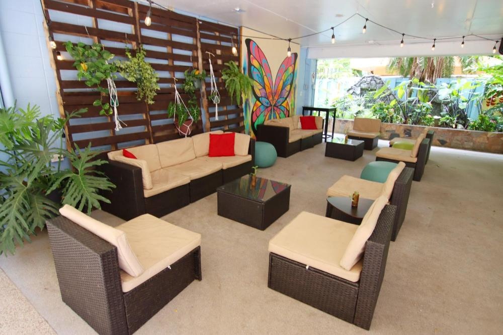 Waikiki Beachside Hostel Image 21