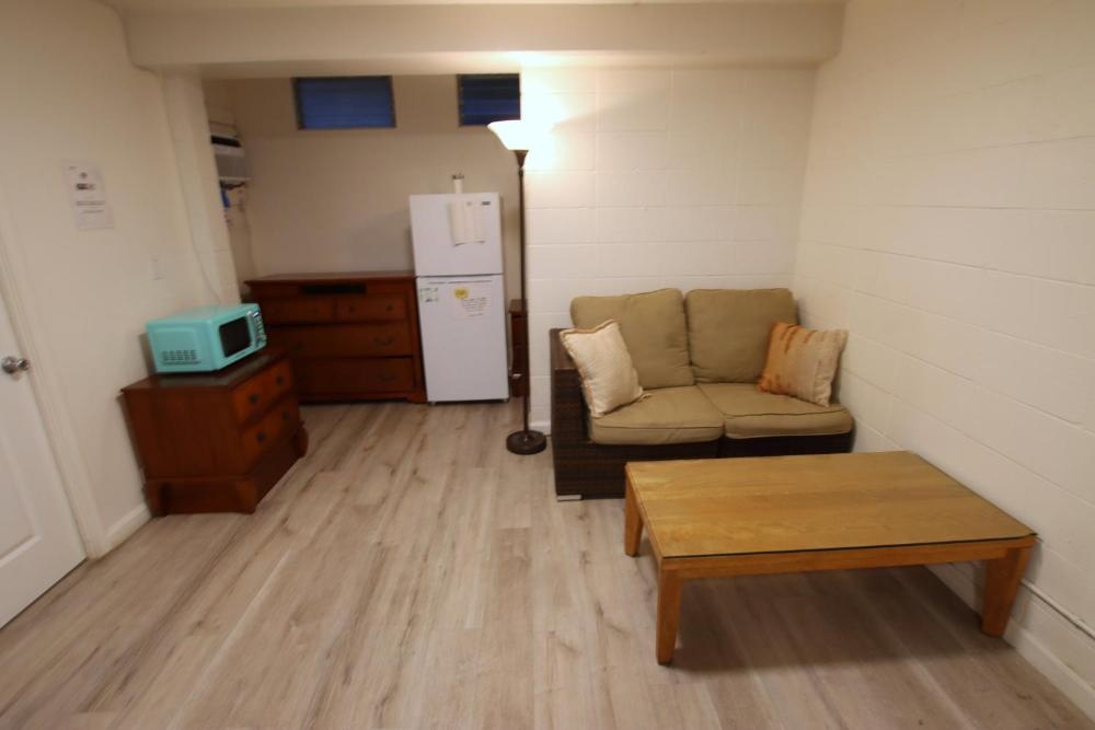 Waikiki Beachside Hostel Image 23