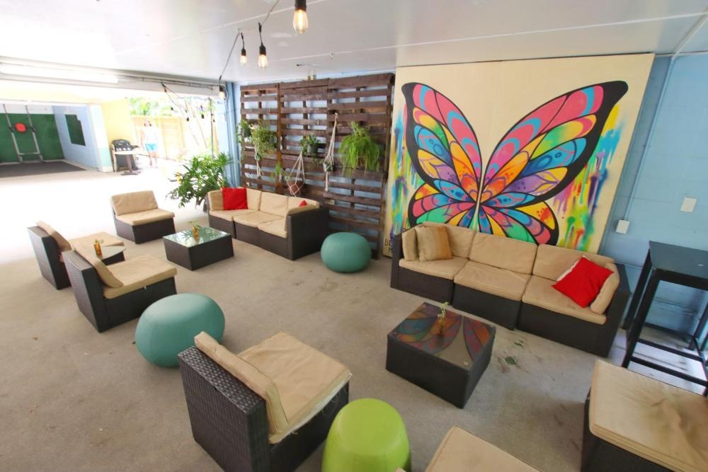 Waikiki Beachside Hostel Image 32