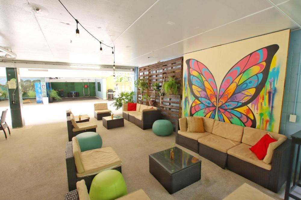 Waikiki Beachside Hostel Image 33