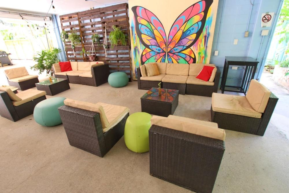 Waikiki Beachside Hostel Image 37